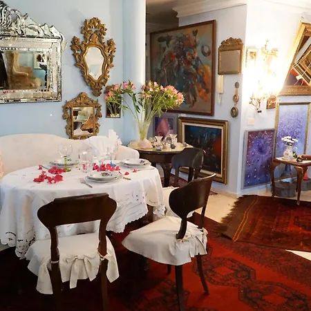 Casa Luminosa Bed & Breakfast 3*