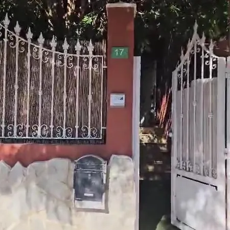 Casa Luminosa Bed & Breakfast