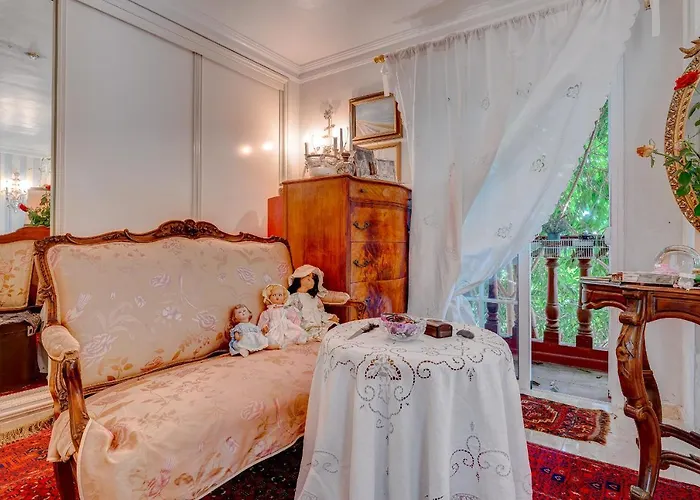 Casa Luminosa Bed & Breakfast